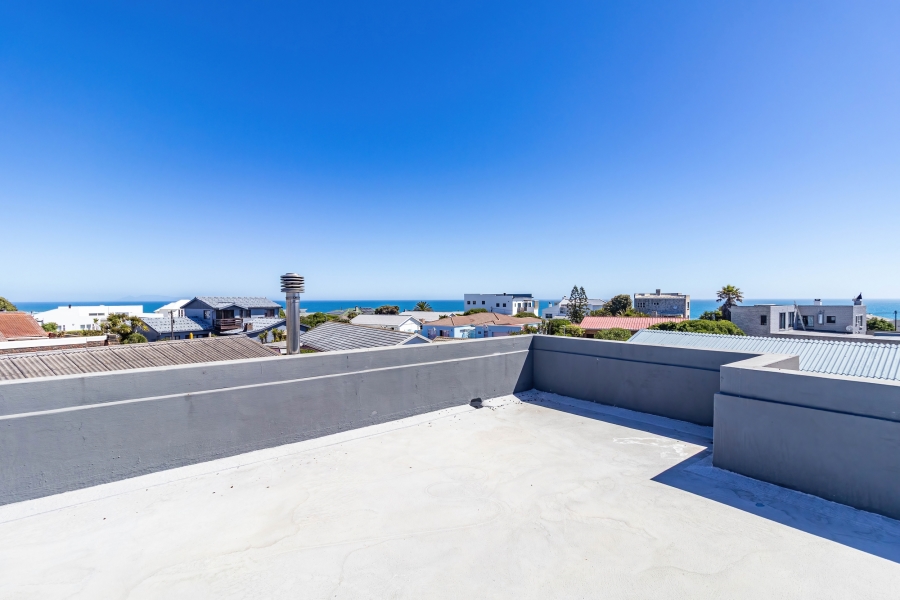 4 Bedroom Property for Sale in Yzerfontein Western Cape